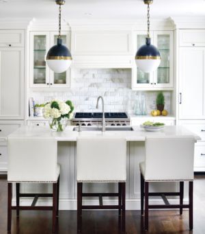 Photos of black and white - Glamorous kitchen.jpg